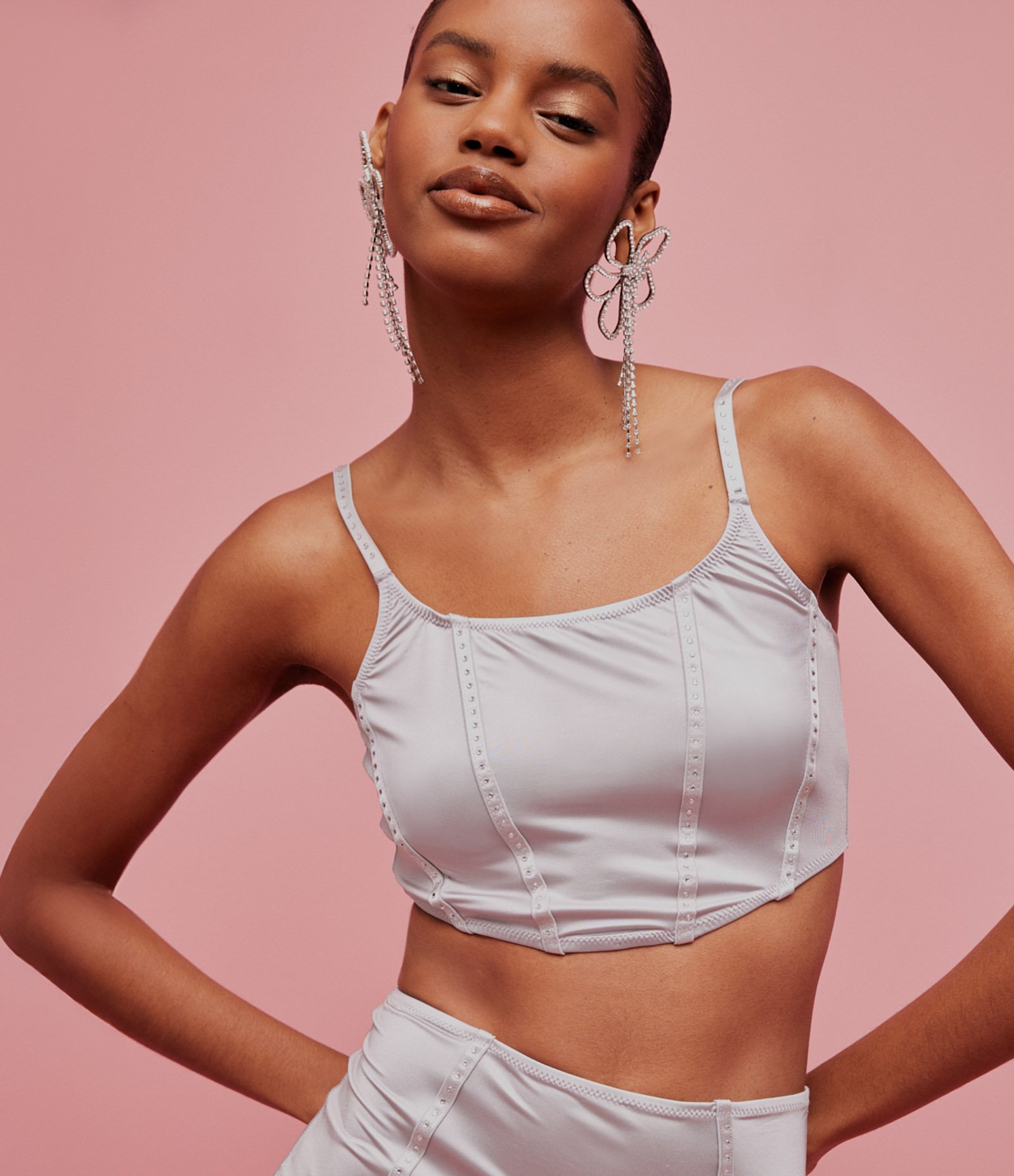 Top Corsetado em Microfibra com Aplicação de Strass Prata 1