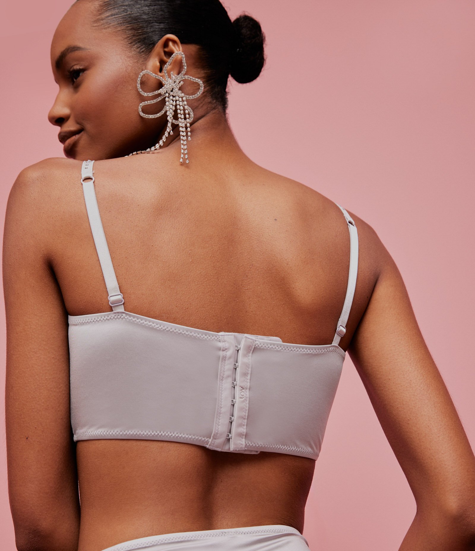 Top Corsetado em Microfibra com Aplicação de Strass Prata 3