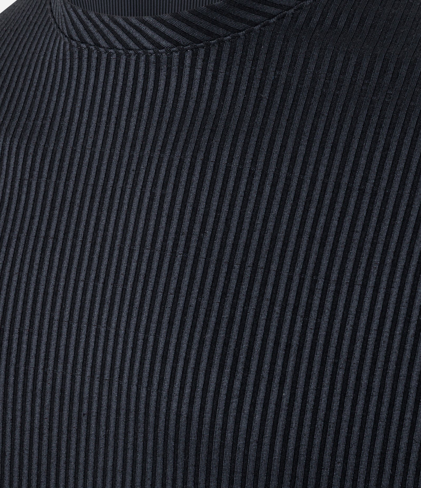 Camiseta Slim Canelada com Textura Vertical Preto 8