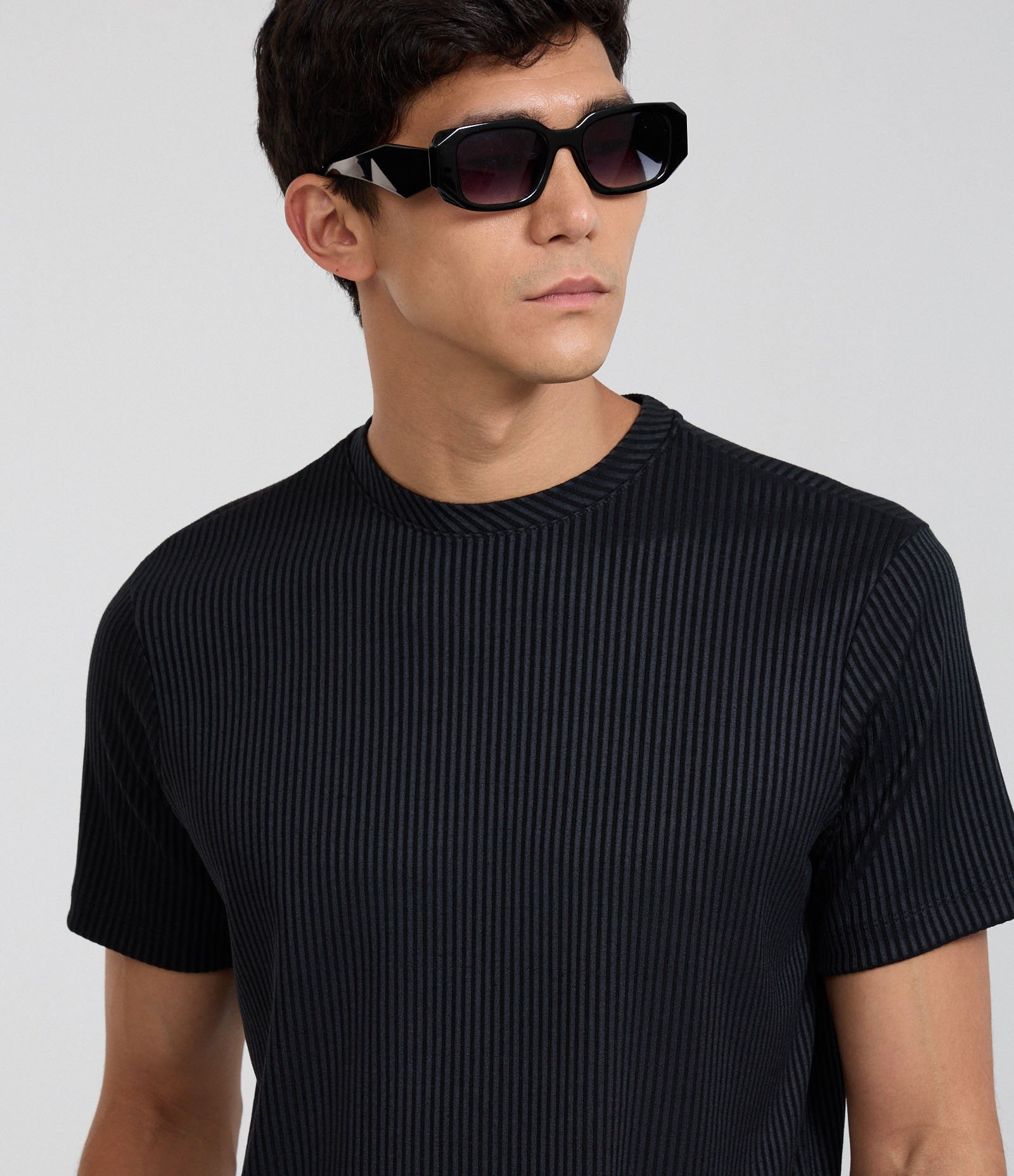 Camiseta Slim Canelada com Textura Vertical Preto 5