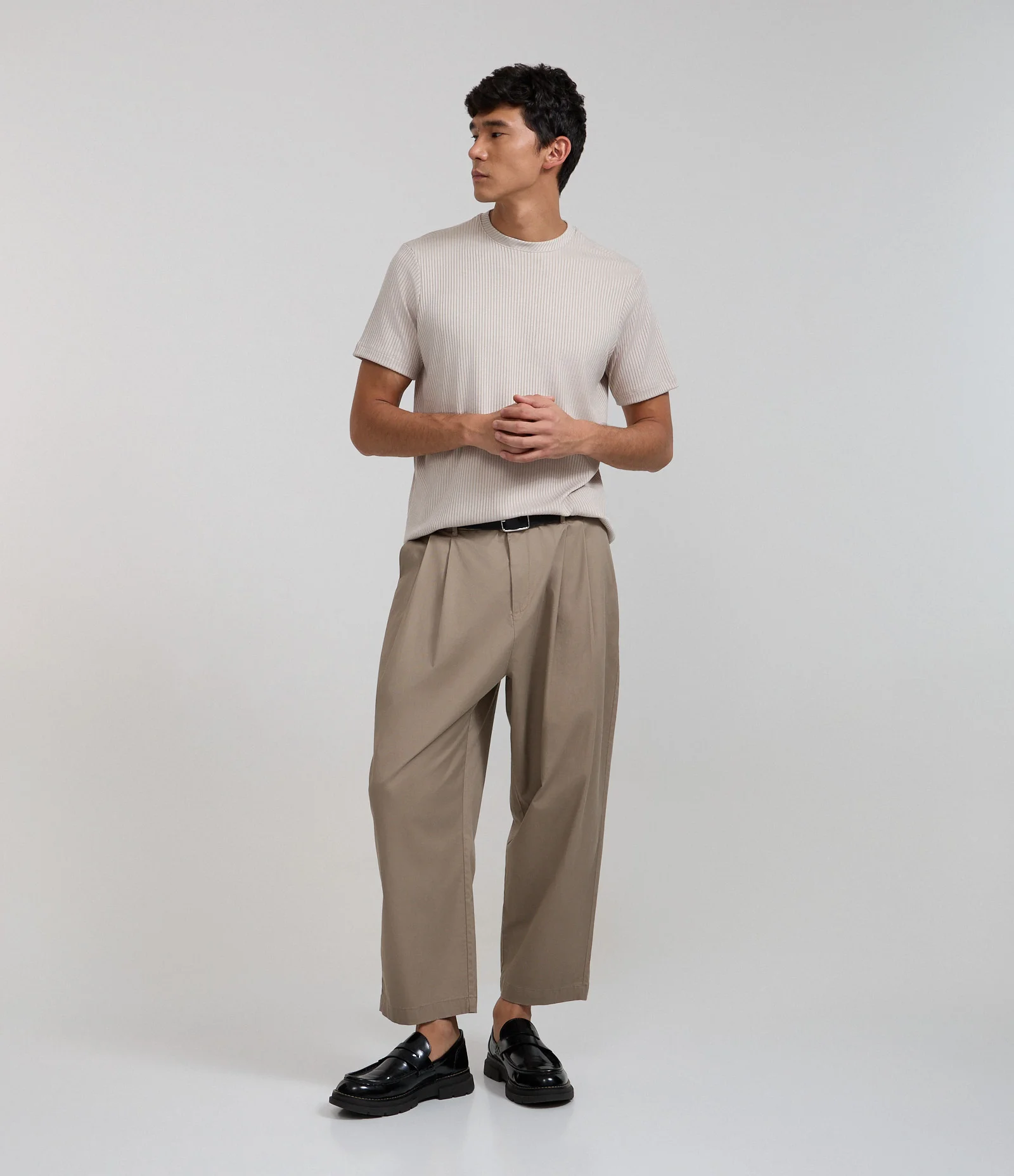 Camiseta Slim Canelada com Textura Vertical Bege 2