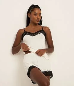 Pijama Short Doll em Viscose com Alcinha e Aplicação de Renda