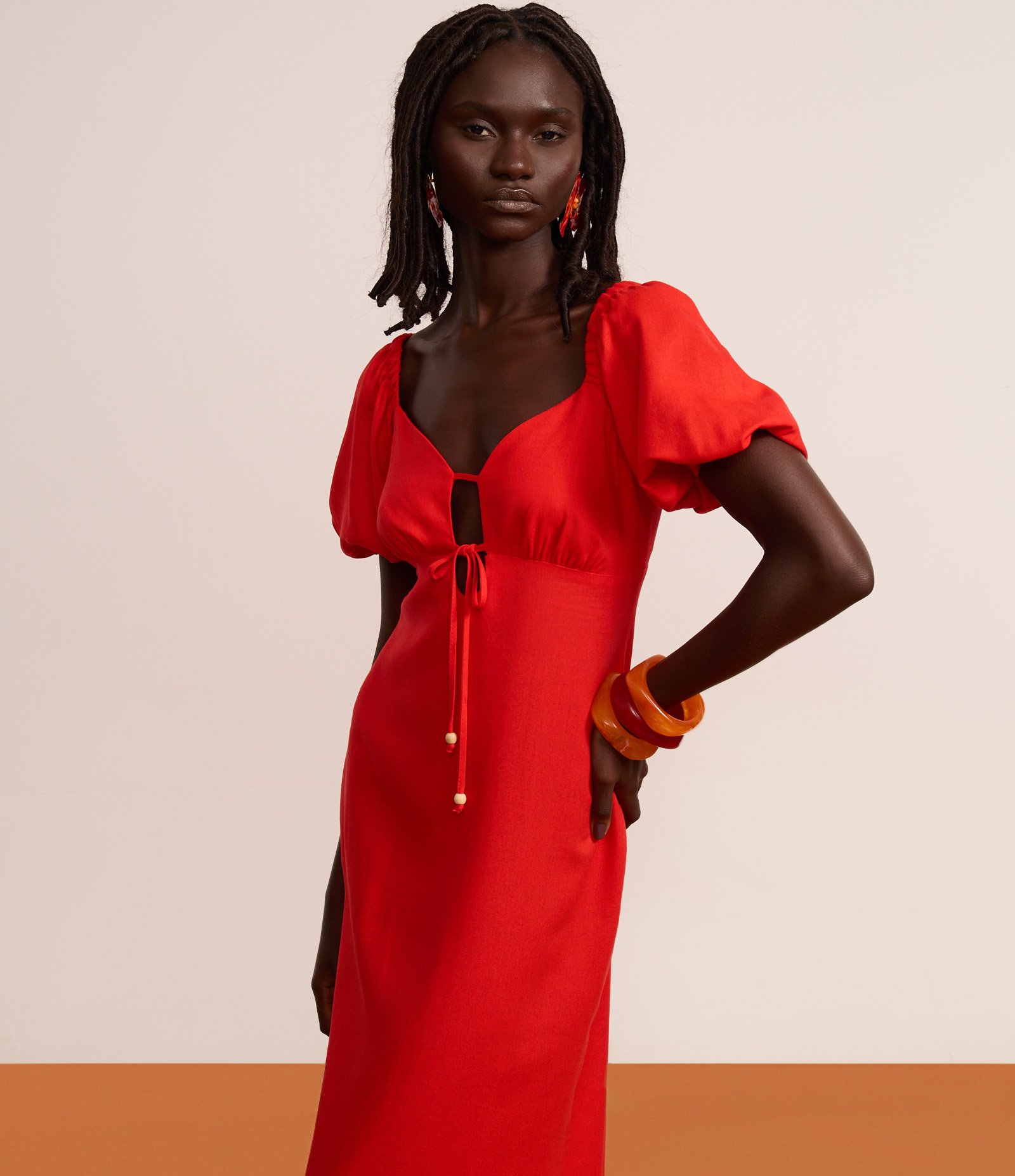 Vestido Long Midi em Viscolinho com Amarração no Busto Vermelho 5