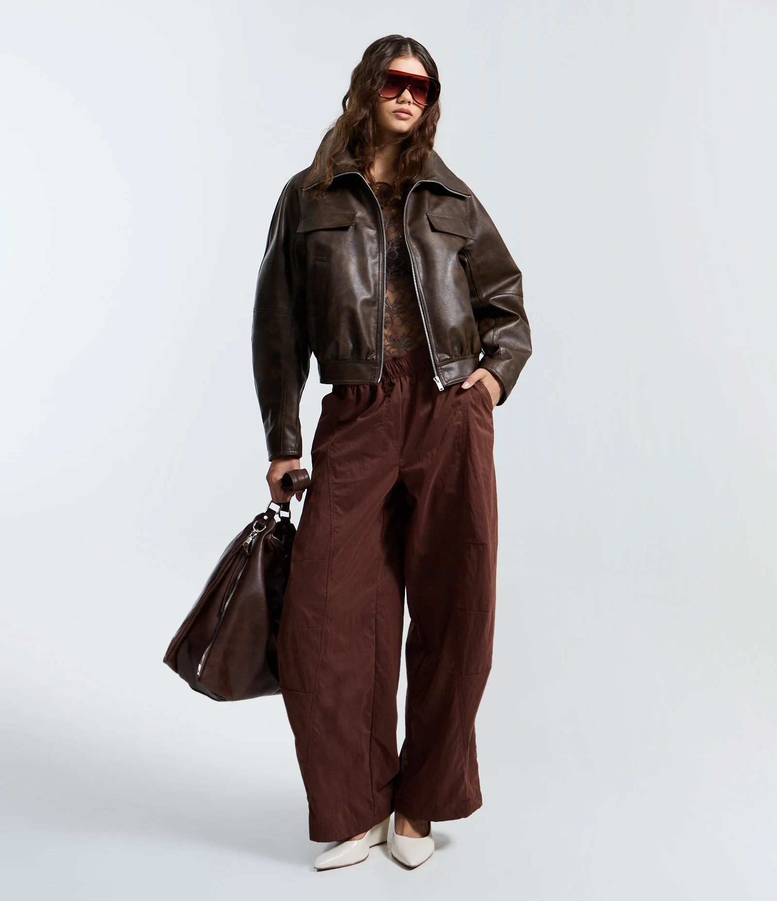 Calça Barrel com Cós Elástico Marrom 1