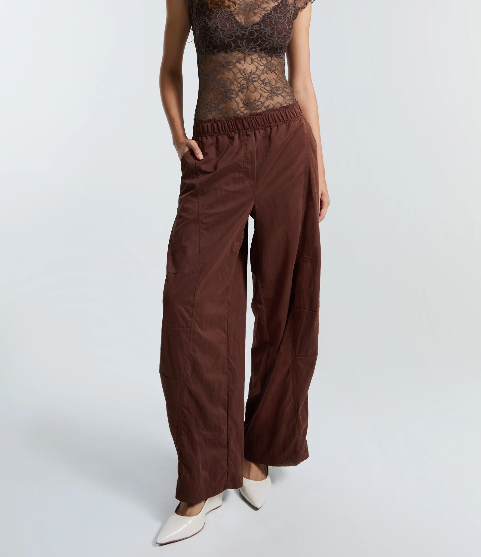 Calça Barrel com Cós Elástico Marrom 2