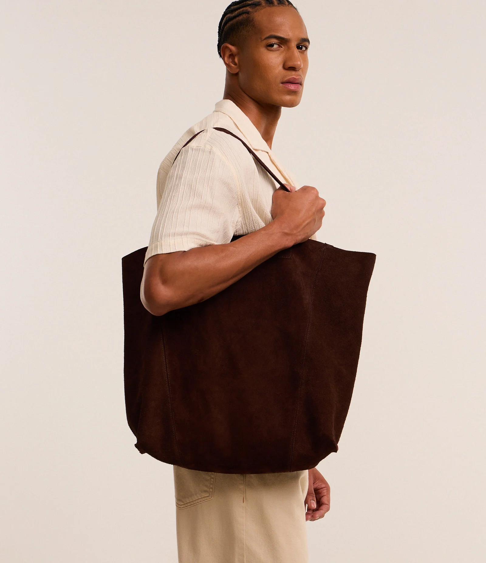 Bolsa Tote em Camurça com Costura Aparente Marrom 1