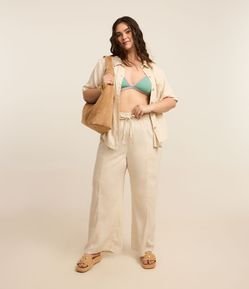 Calça Pantacourt em Sarja com Elástico no Cós e Amarração Curve & Plus