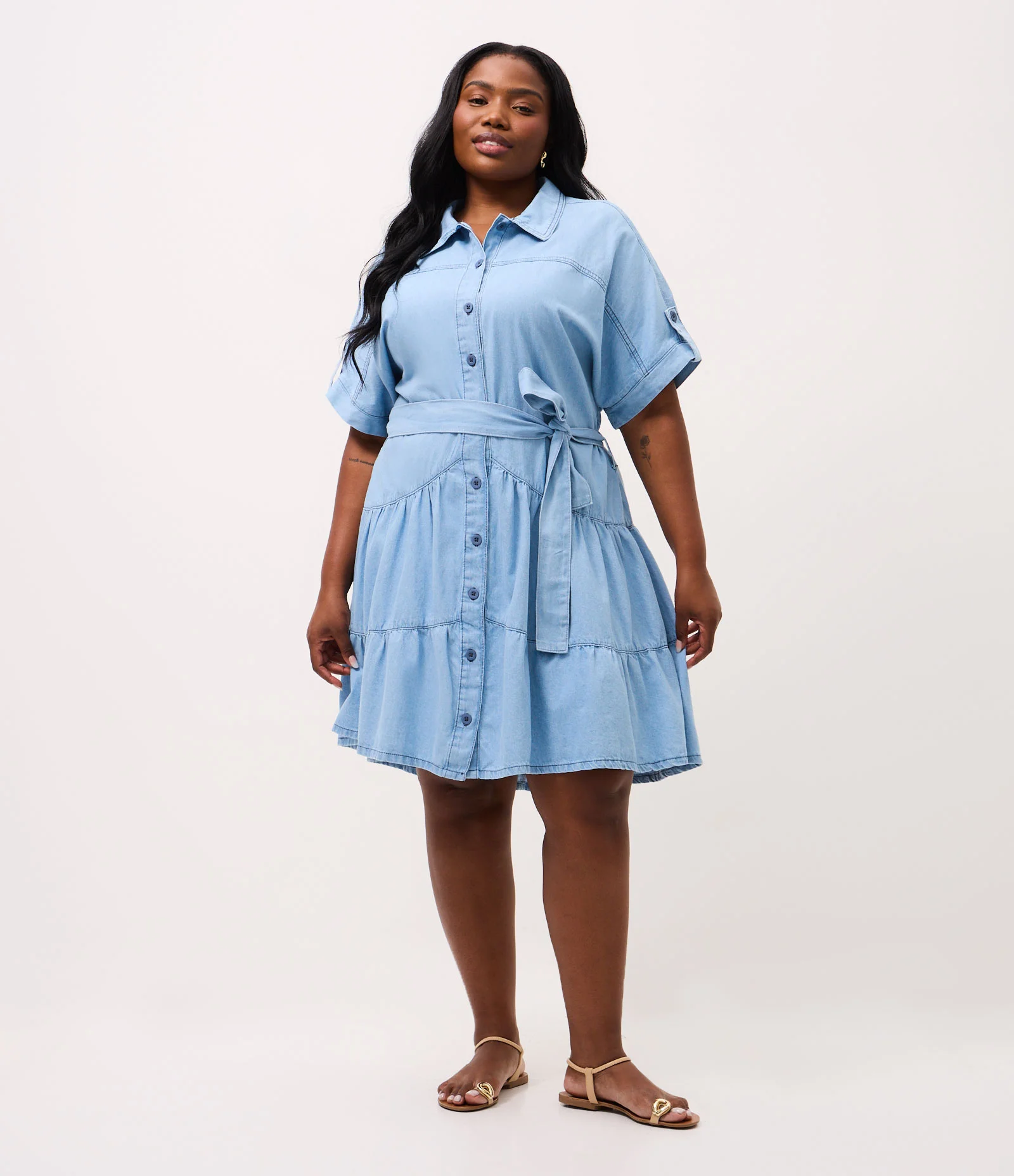 Vestido Curto em Jeans com Babados e Cinto Faixa Curve & Plus Size Azul 2