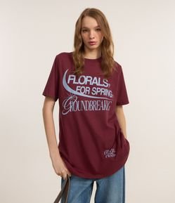 Camiseta T-shirt Com Estampa Lettering do Diabo Veste Prada
