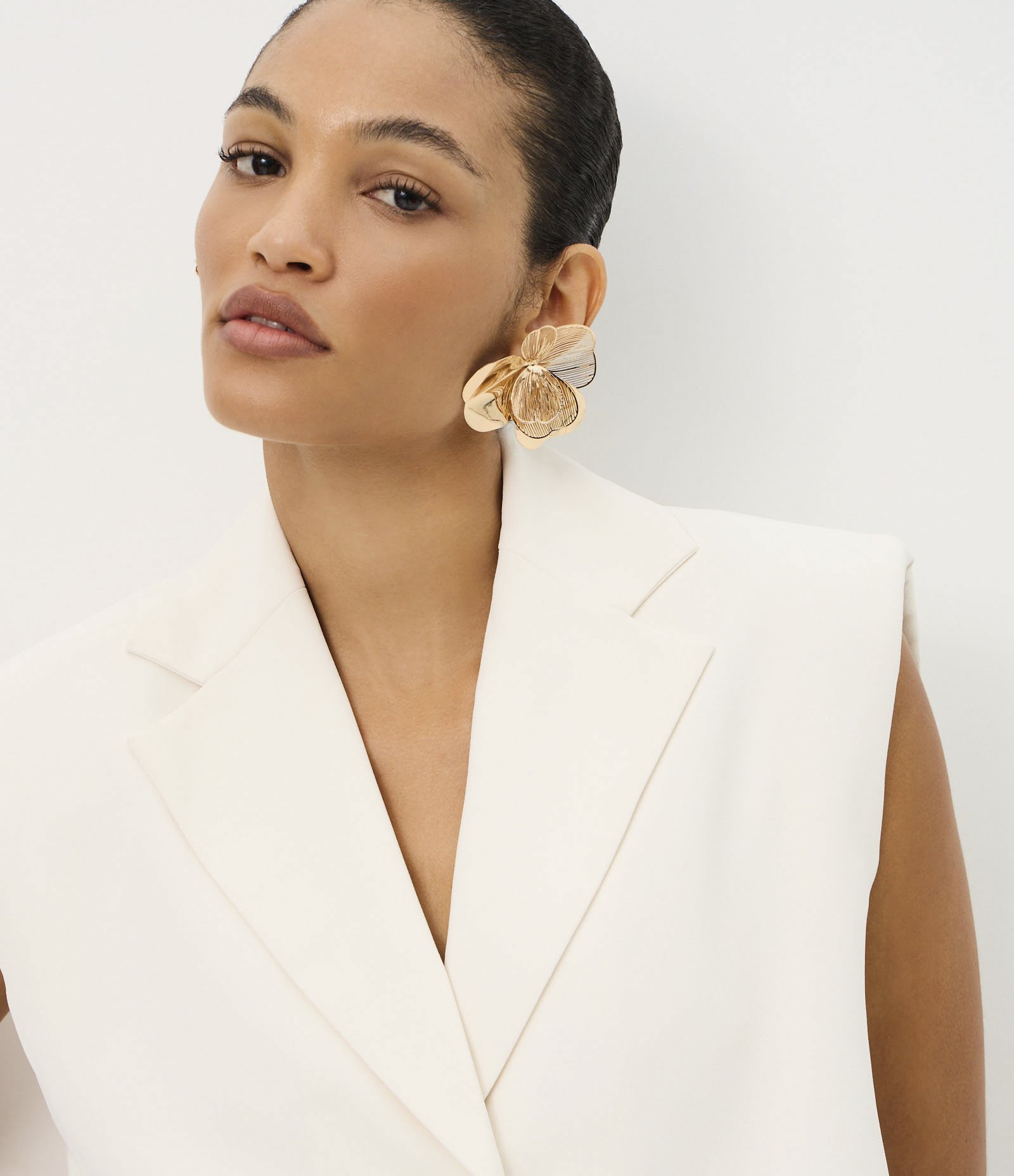 Colete em Crepe com Gola Blazer e Pregas Off White 3