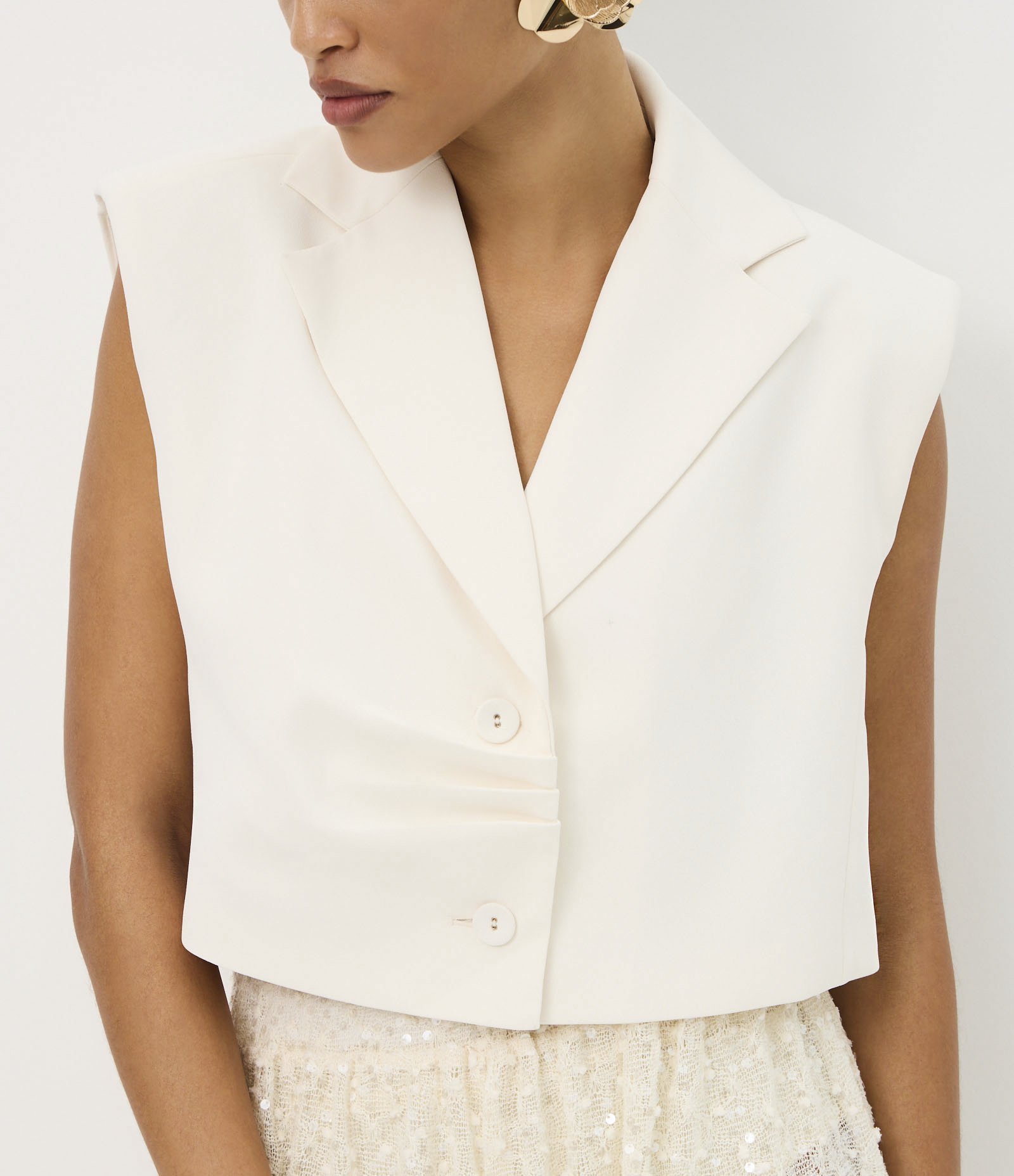 Colete em Crepe com Gola Blazer e Pregas Off White 4