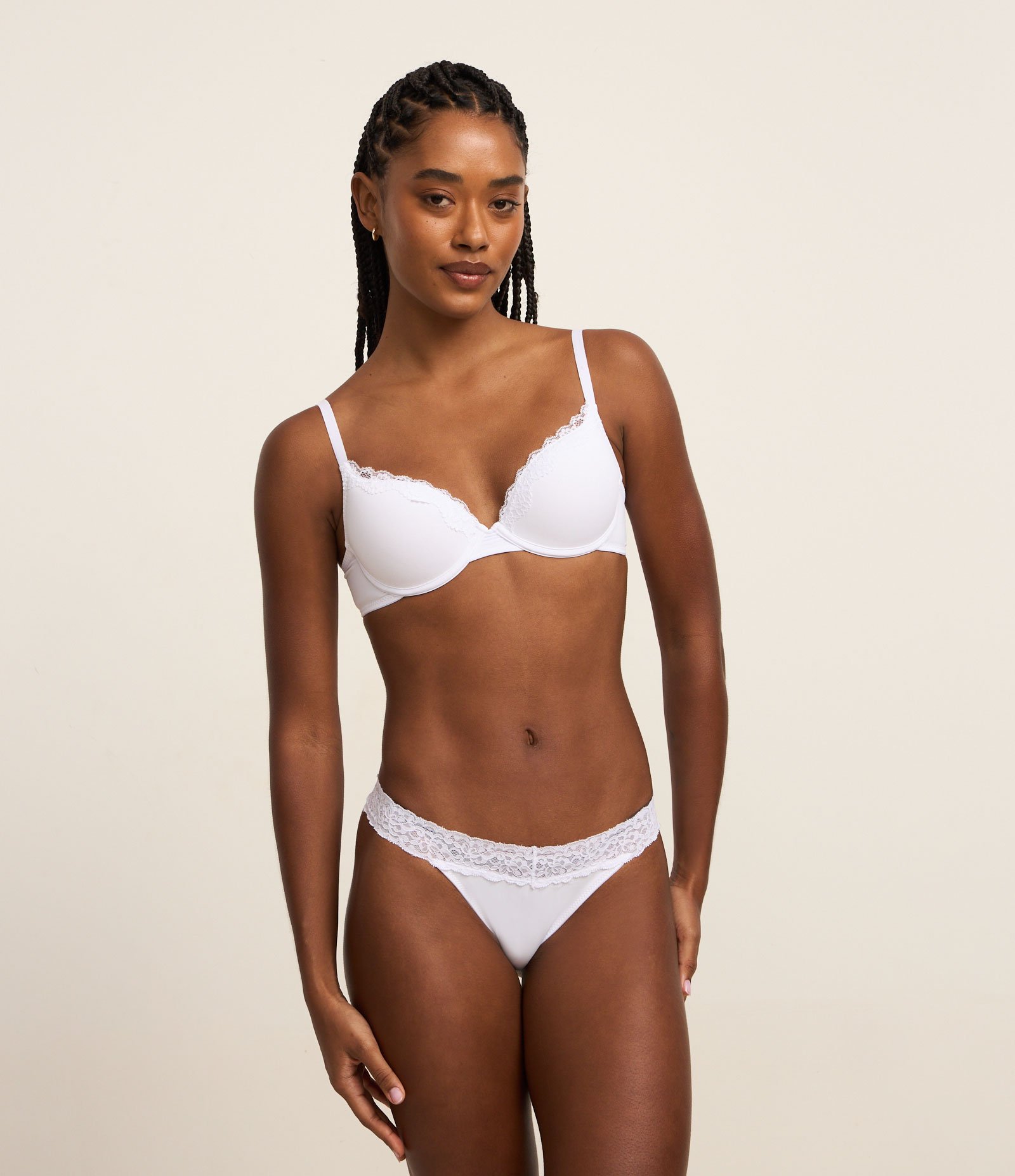 Sutiã Push Up com Bojo em Microfibra com Detalhes em Renda Branco 2