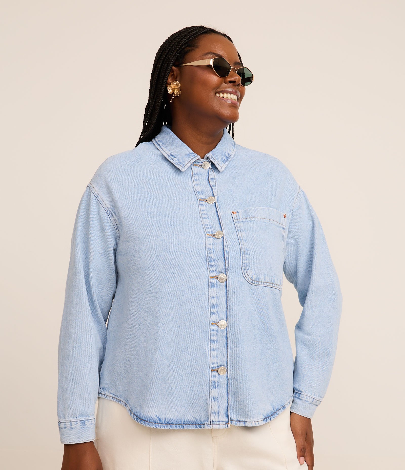 Jaqueta Overshirt em Jeans com Bolso Frontal Curve & Plus Size Azul 1