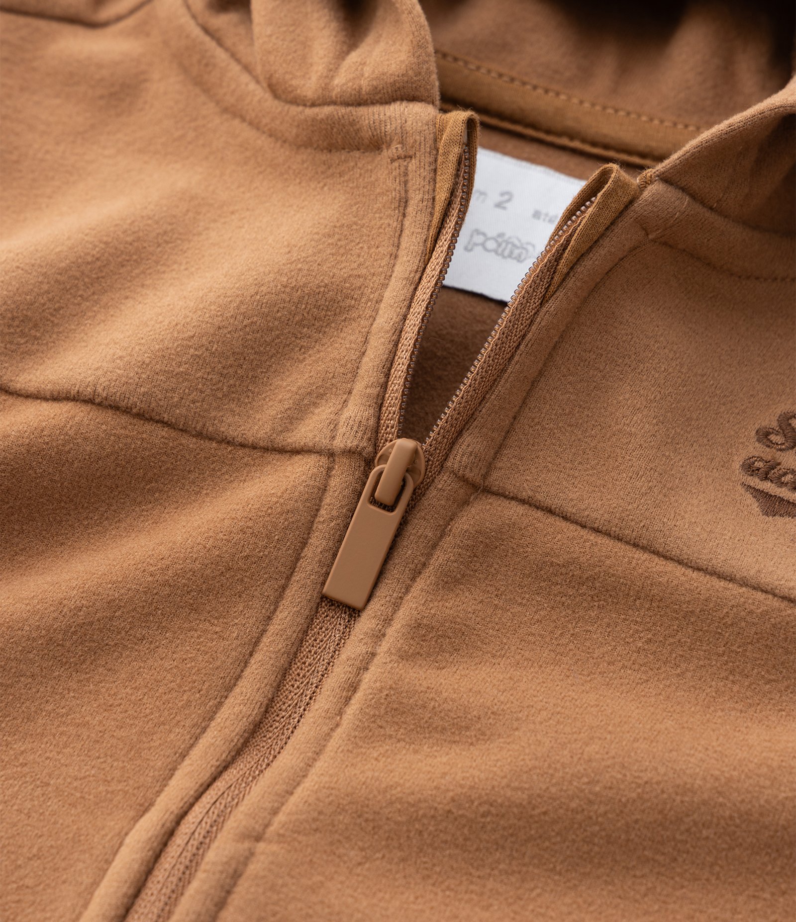 Casaco Infantil em Polar Fleece com Capuz e Bordado – Tam 1 a 5/6 Anos Caramelo 5