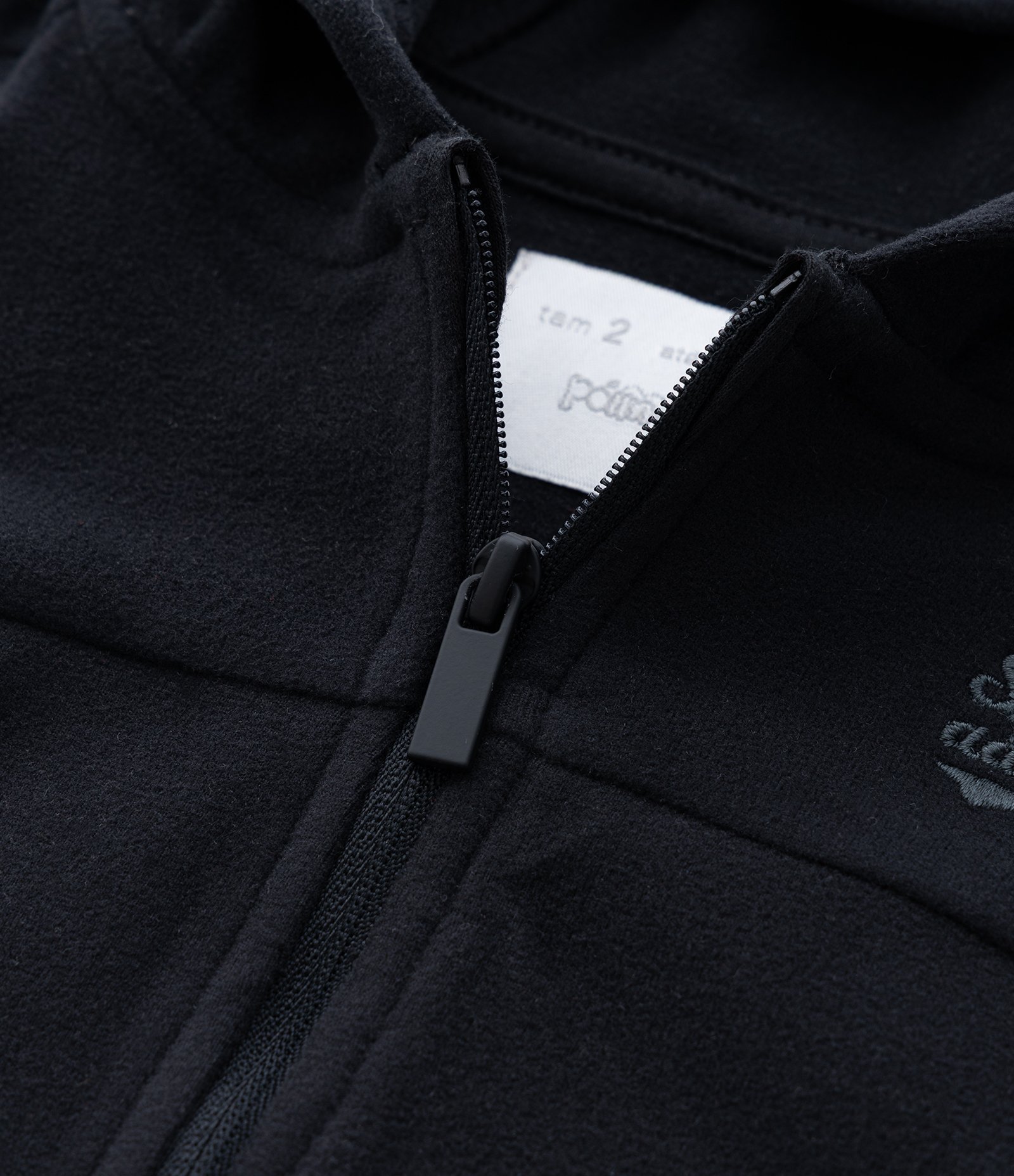 Casaco Infantil em Polar Fleece com Capuz e Bordado – Tam 1 a 5/6 Anos Preto 5