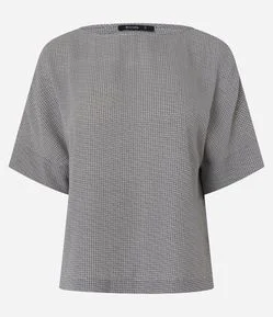 Blusa Manga Curta em Chiffon com Estampa Geométrica