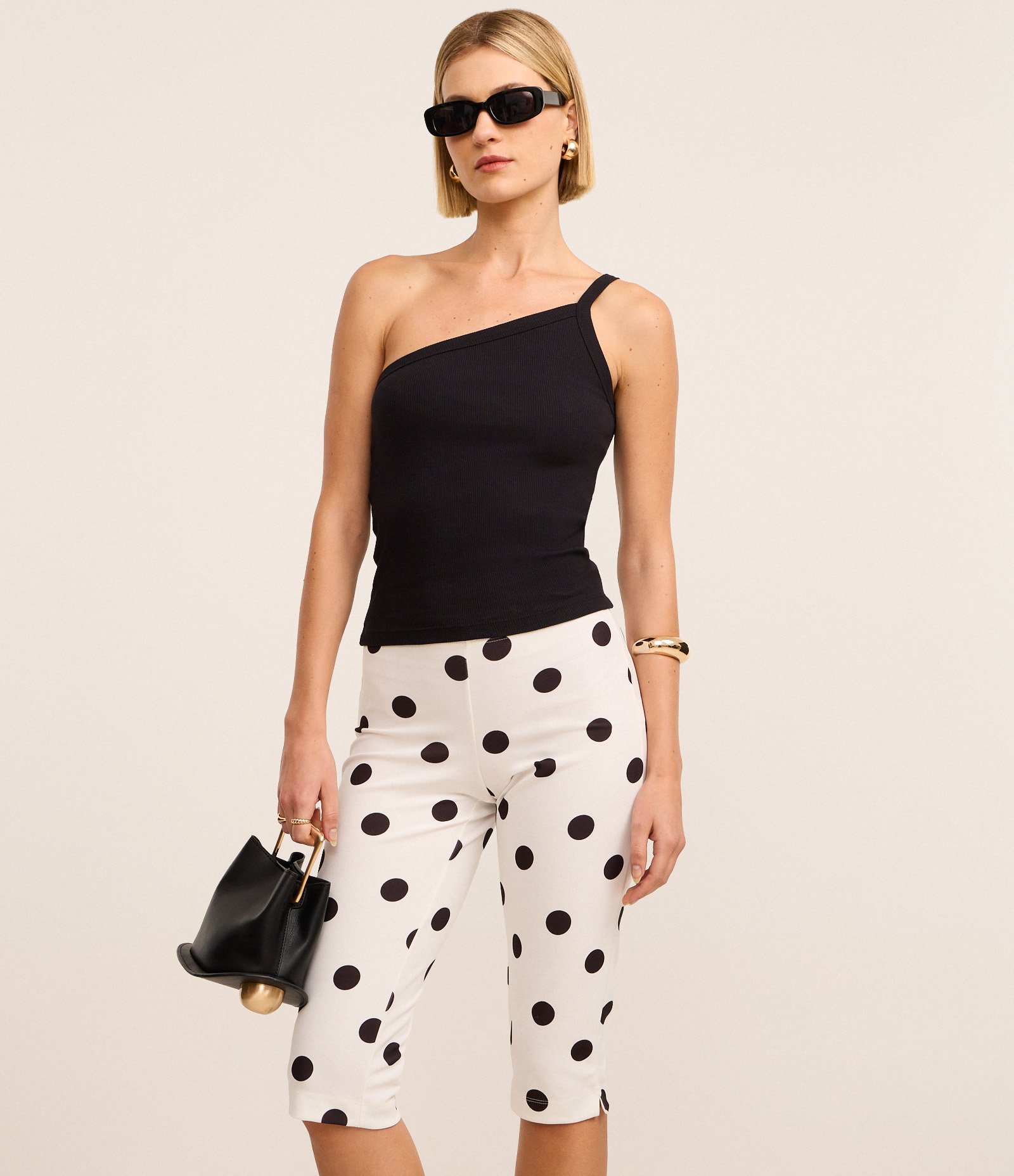 Calça Capri com Elastano e Estampa Poá Branco 4