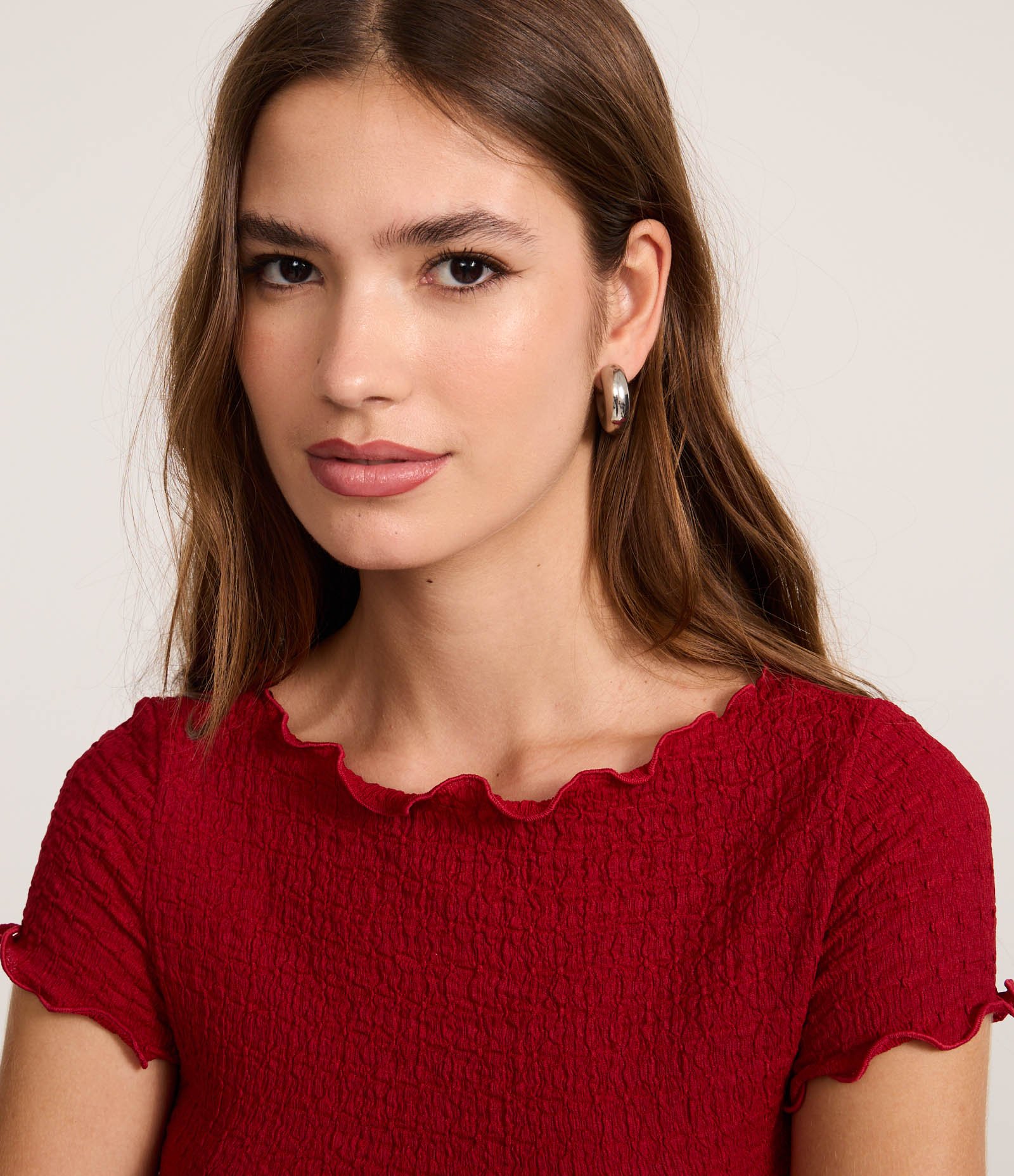 Blusa com Textura e Ondinhas nos Viés Vermelho 3