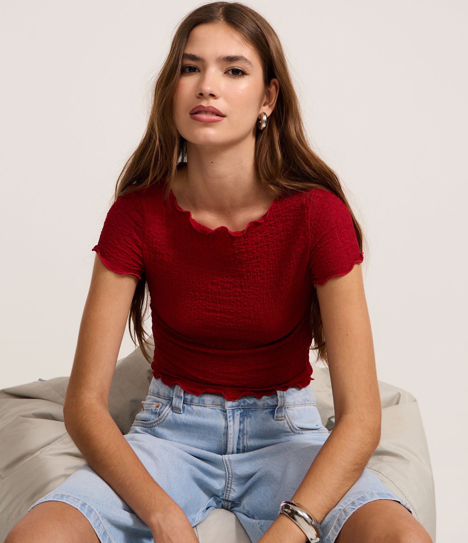 Blusa com Textura e Ondinhas nos Viés Vermelho 4