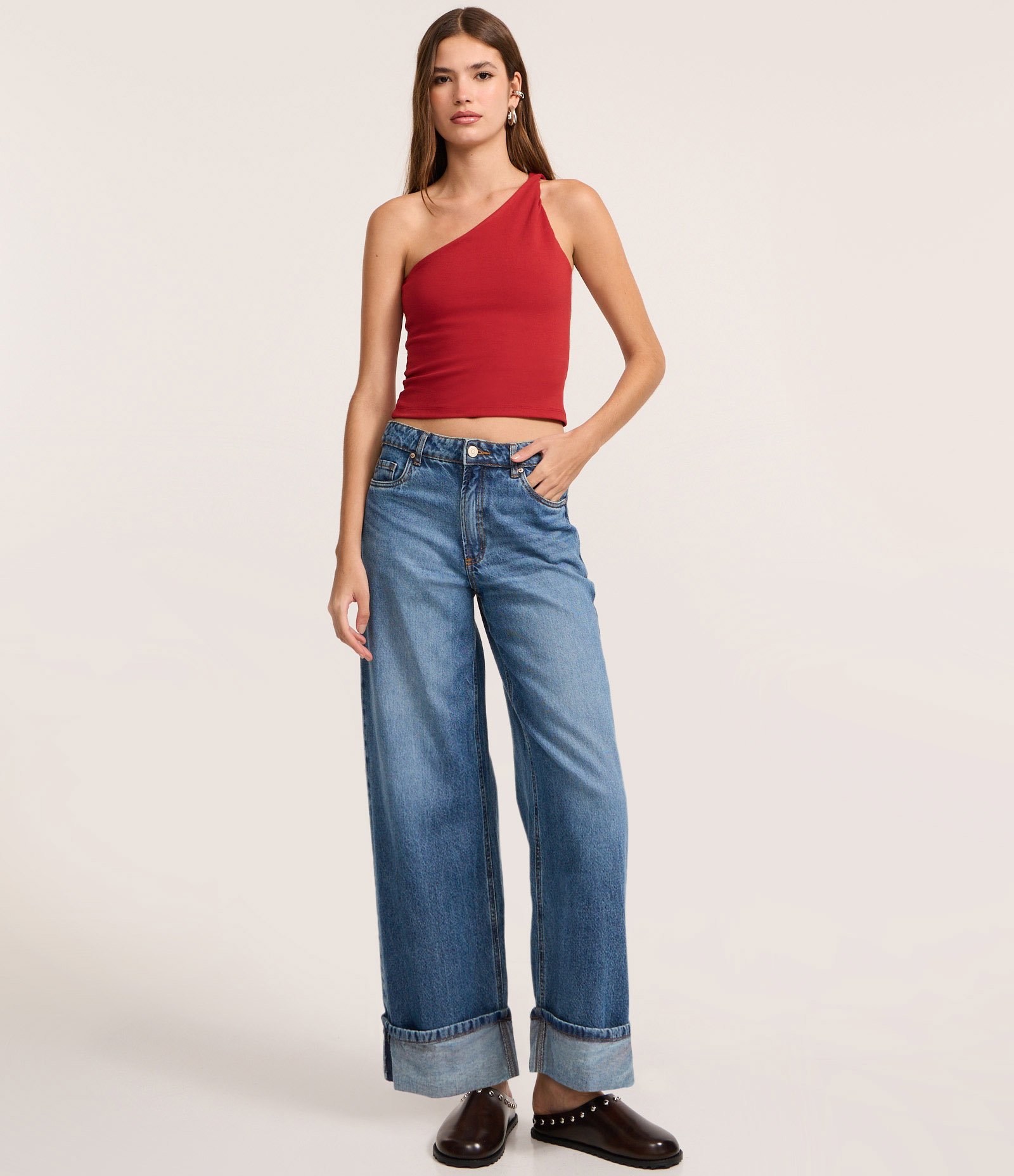 Blusa Ombro Só em Ponto Roma com Detalhe Torcido Vermelho 2