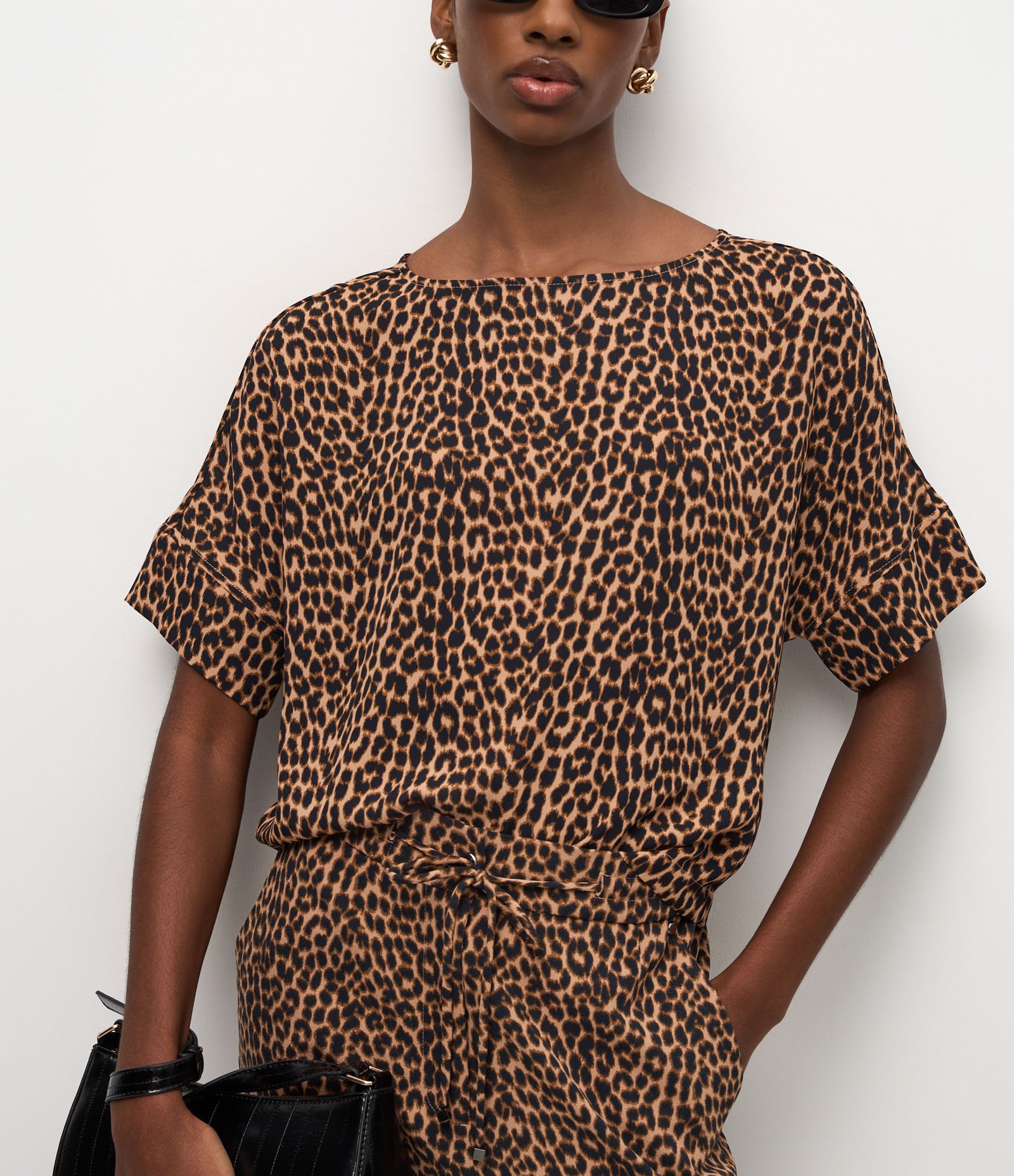 Blusa em Chiffon Animal Print Oncinha Preto 4