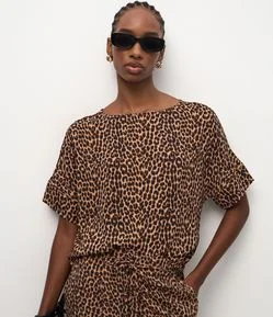 Blusa em Chiffon Animal Print Oncinha