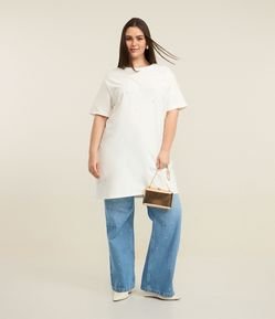 Calça Reta em Jeans com Strass e Pérolas Aplicadas Curve & Plus Size