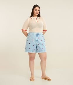 Short Alfaiataria em Jeans com Bordados de Moranguinhos Curve & Plus Size