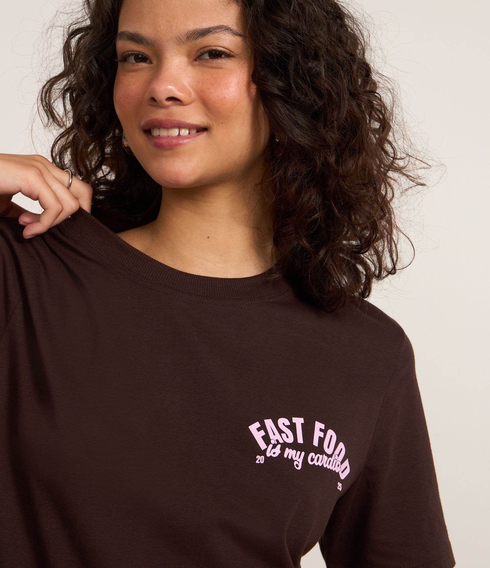 Camiseta T-Shirt em Algodão com Estampa Lettering Fast Food Marrom 3