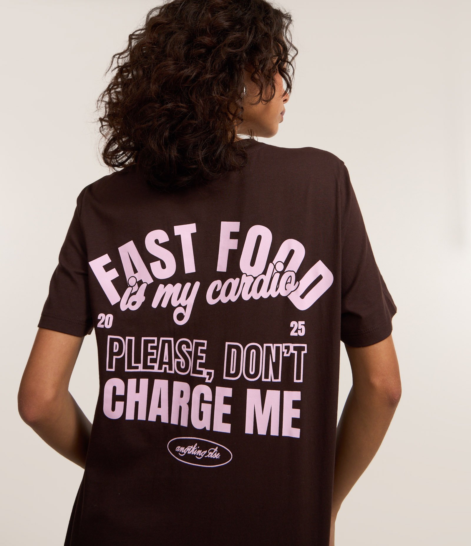 Camiseta T-Shirt em Algodão com Estampa Lettering Fast Food Marrom 4
