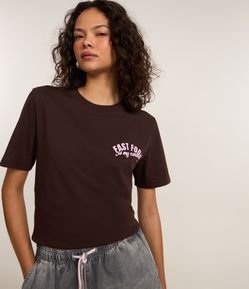 Camiseta T-Shirt em Algodão com Estampa Lettering Fast Food