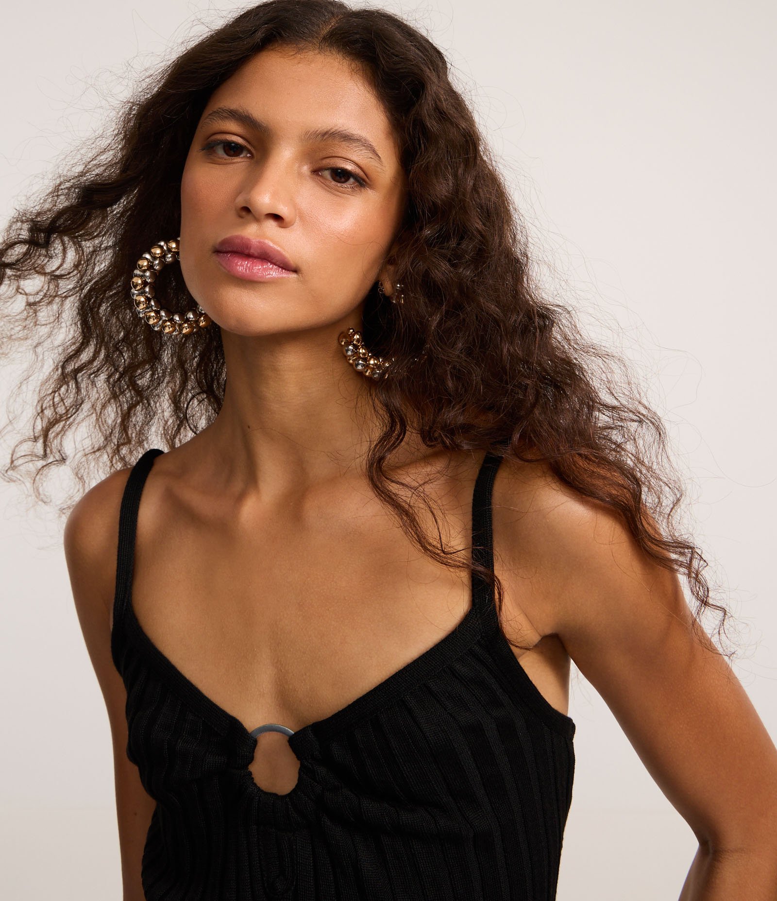 Vestido New Midi em Microfibra com Aviamento no Decote Preto 3