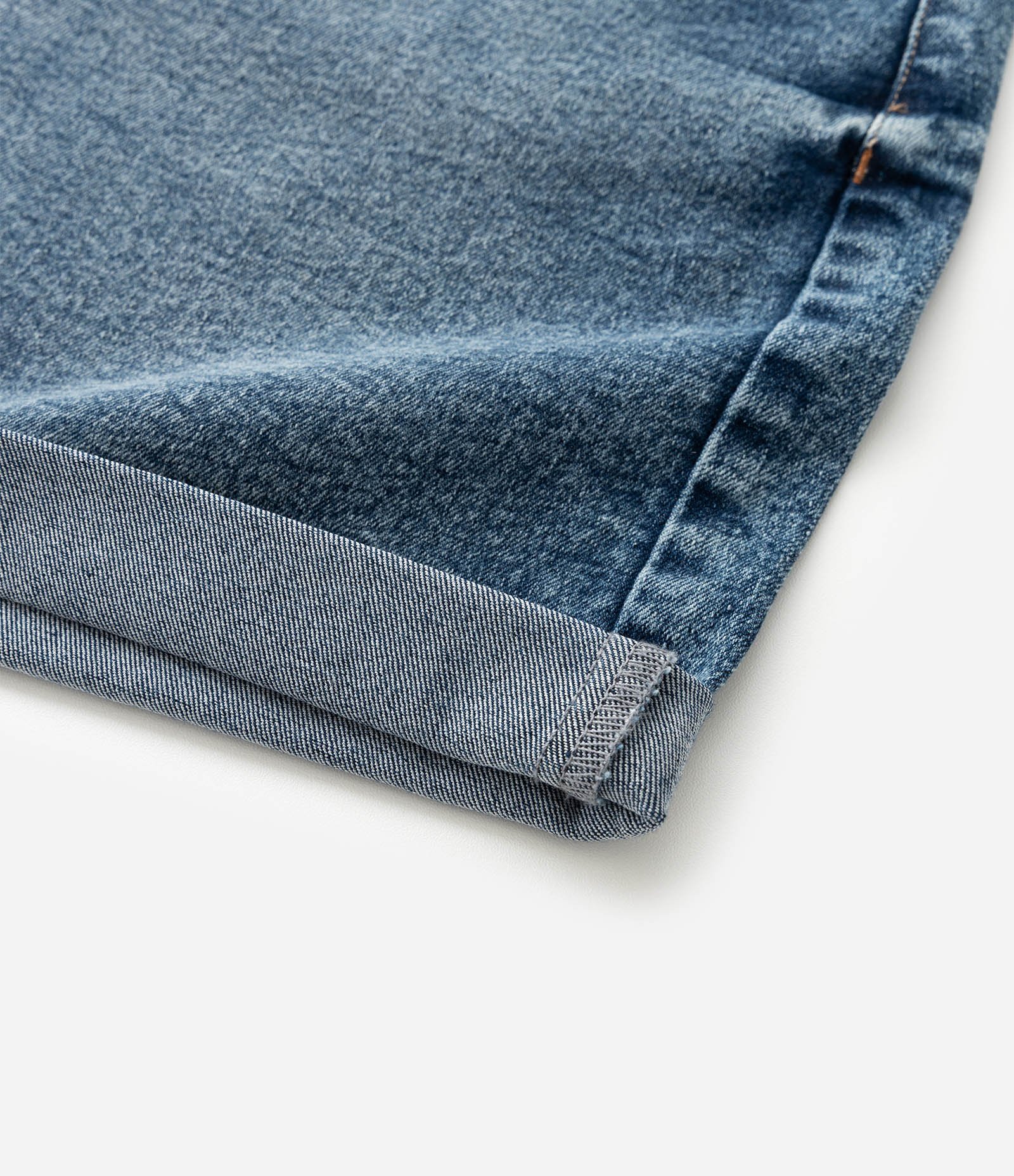 Short Hot Pants Jeans com Barra Dobrada Curve & Plus Size Azul Escuro 8