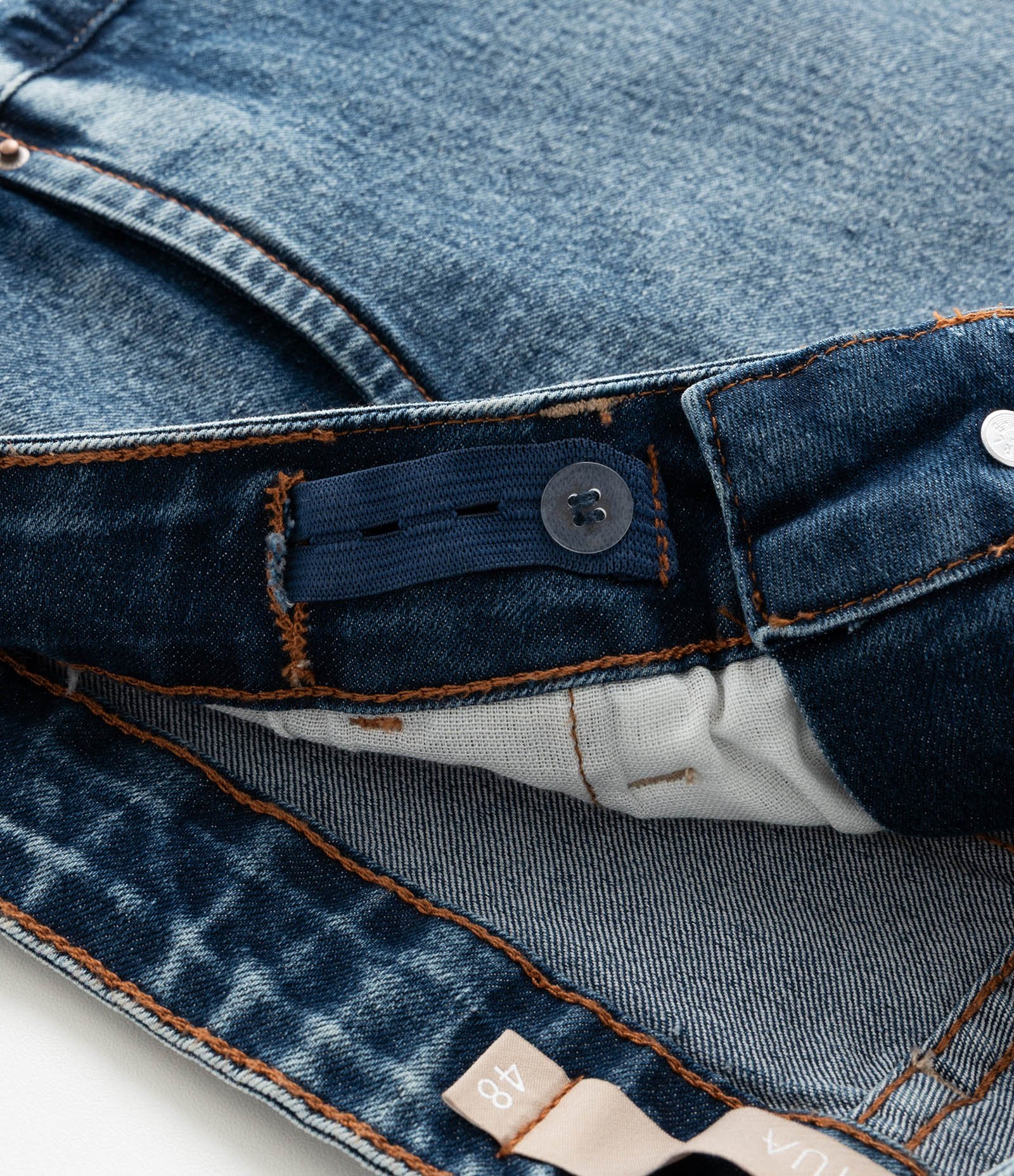 Short Hot Pants Jeans com Barra Dobrada Curve & Plus Size Azul Escuro 9