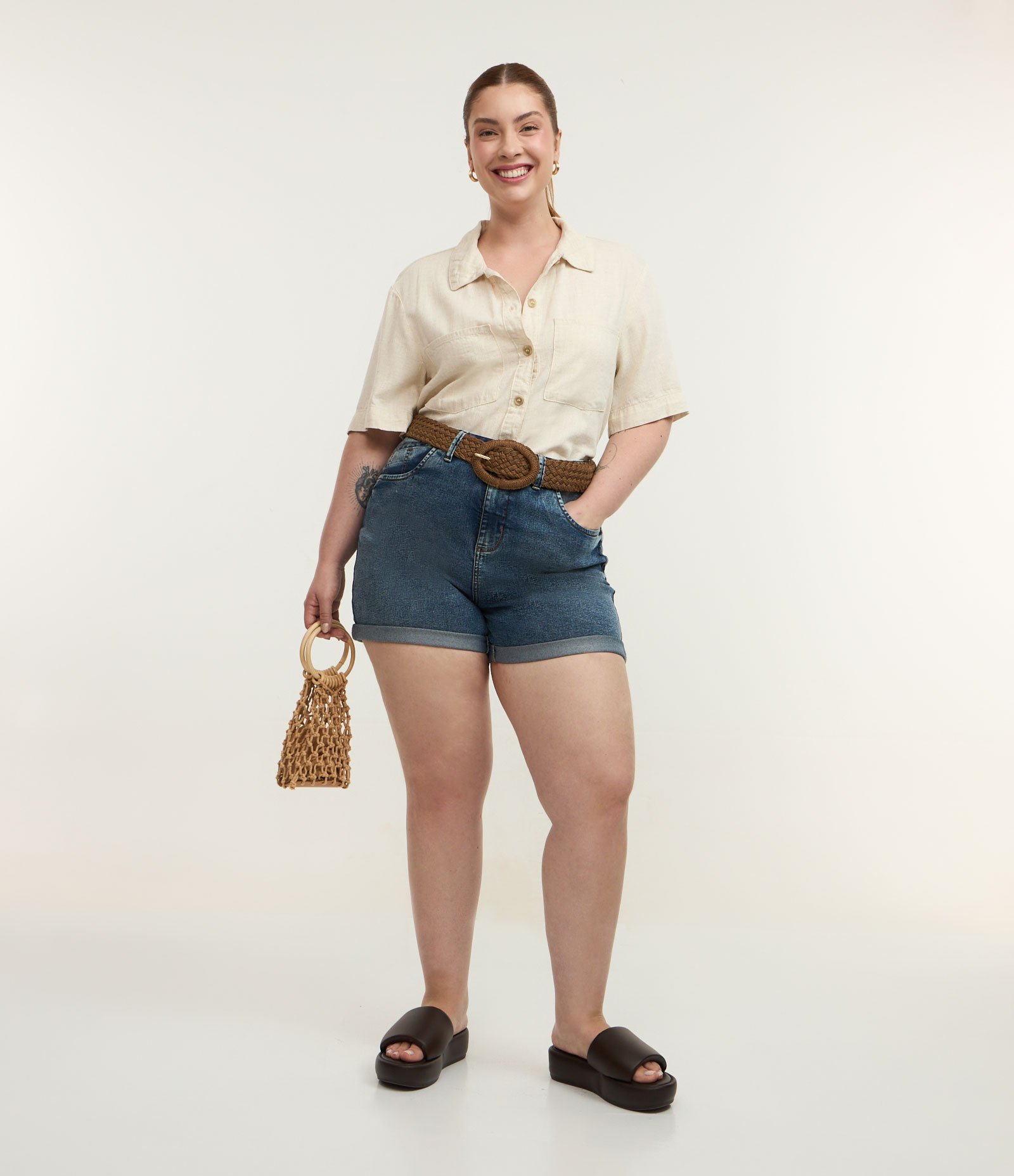 Short Hot Pants Jeans com Barra Dobrada Curve & Plus Size Azul Escuro 1