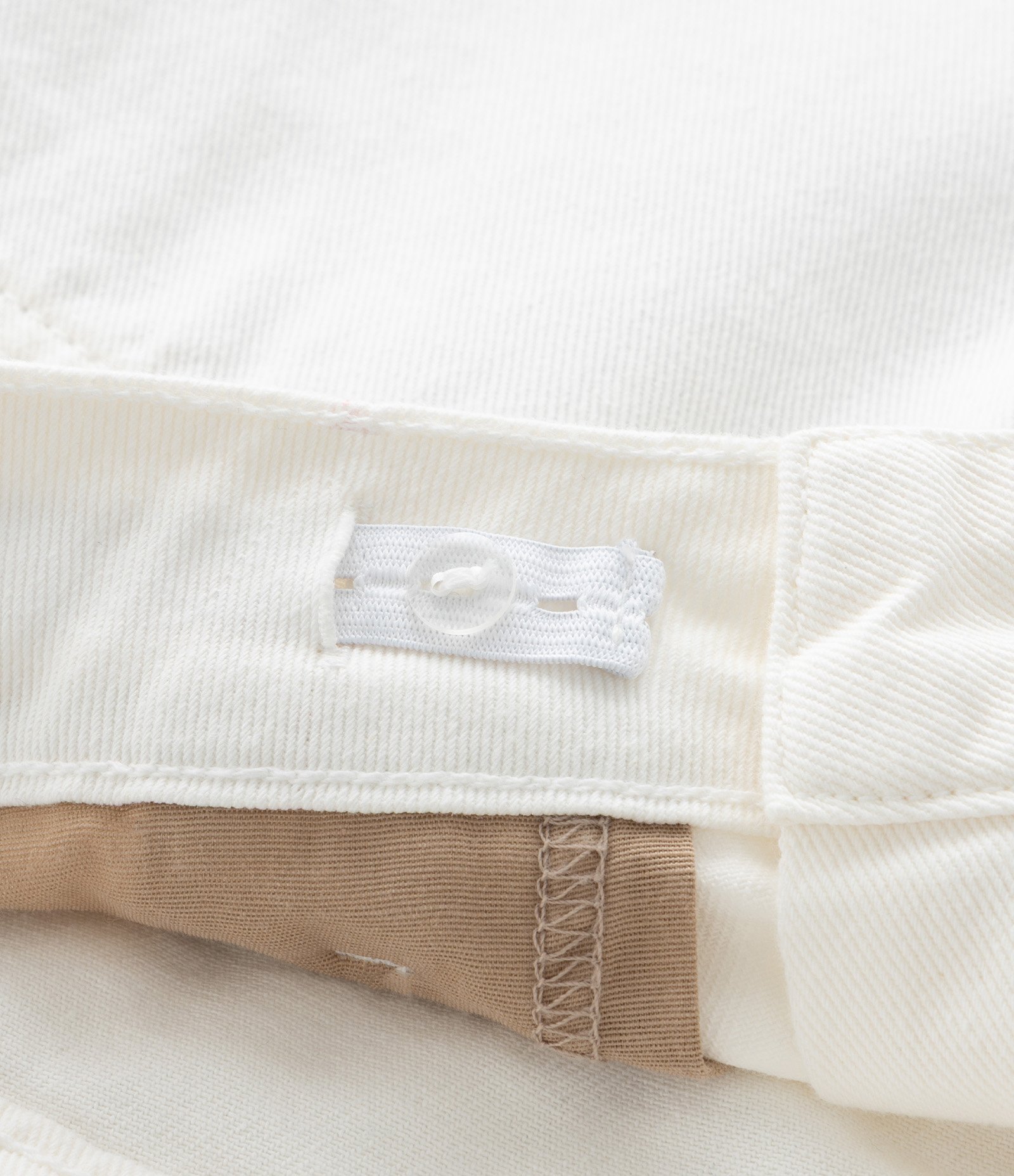 Saia Curta em Jeans com Bolsos Curve & Plus Size Branco 8