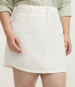 Saia Curta em Jeans com Bolsos Curve & Plus Size