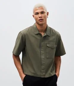 Camisa Overboxy em Sarja com Bolso Envelope Frontal