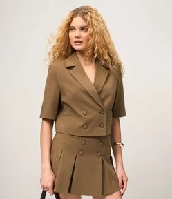 Blazer Alfaiatado Curto com Botões Transpassados