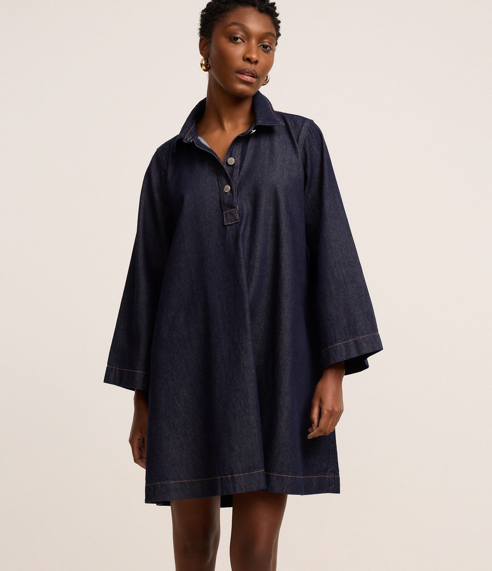 Vestido Curto Evasê em Jeans Azul 1