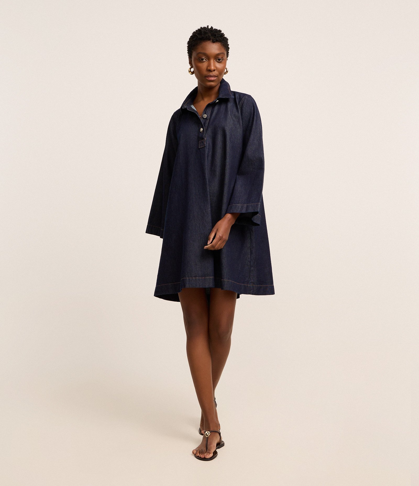 Vestido Curto Evasê em Jeans Azul 2