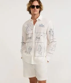 Camisa Comfort em Linho com Patchwork Fundo do Mar Bordado