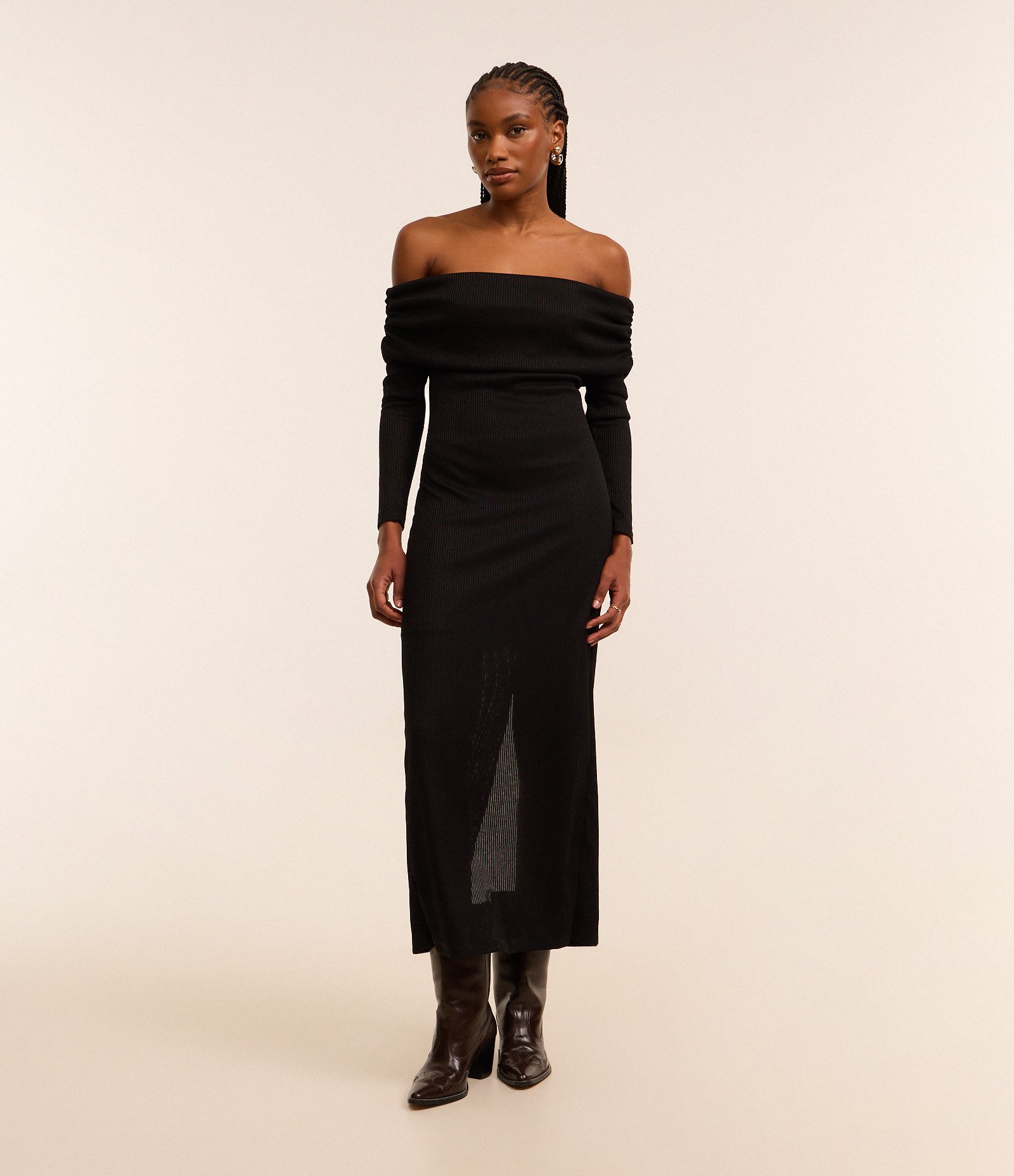 Vestido New Midi Justo com Textura Canelada e Pala Dobrada Preto 1