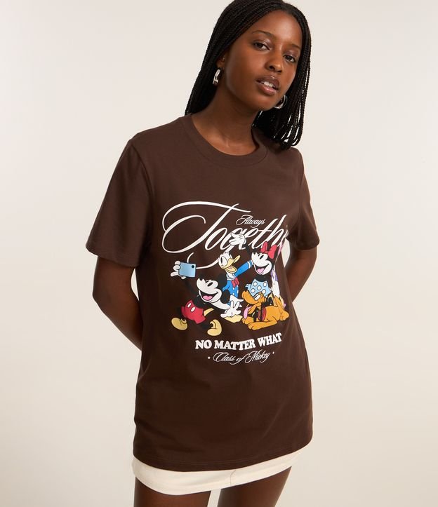 Camiseta T-shirt em Algodão com Mickey e Amigos