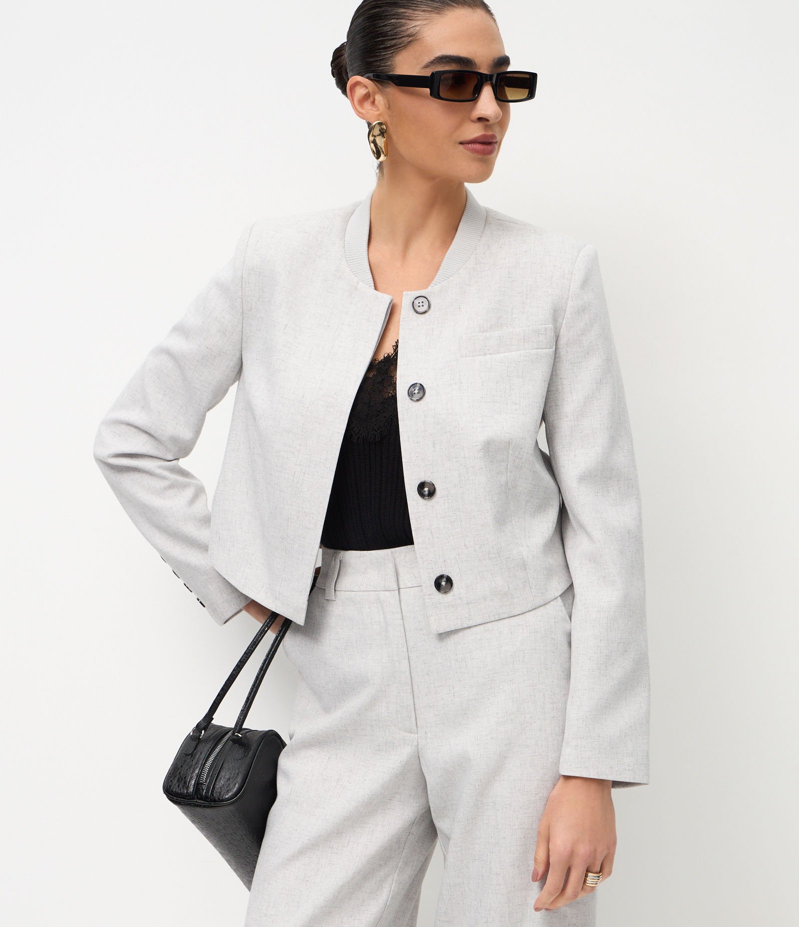 Casaqueto de Alfaiataria com Abotoamento no Punho Cinza 1