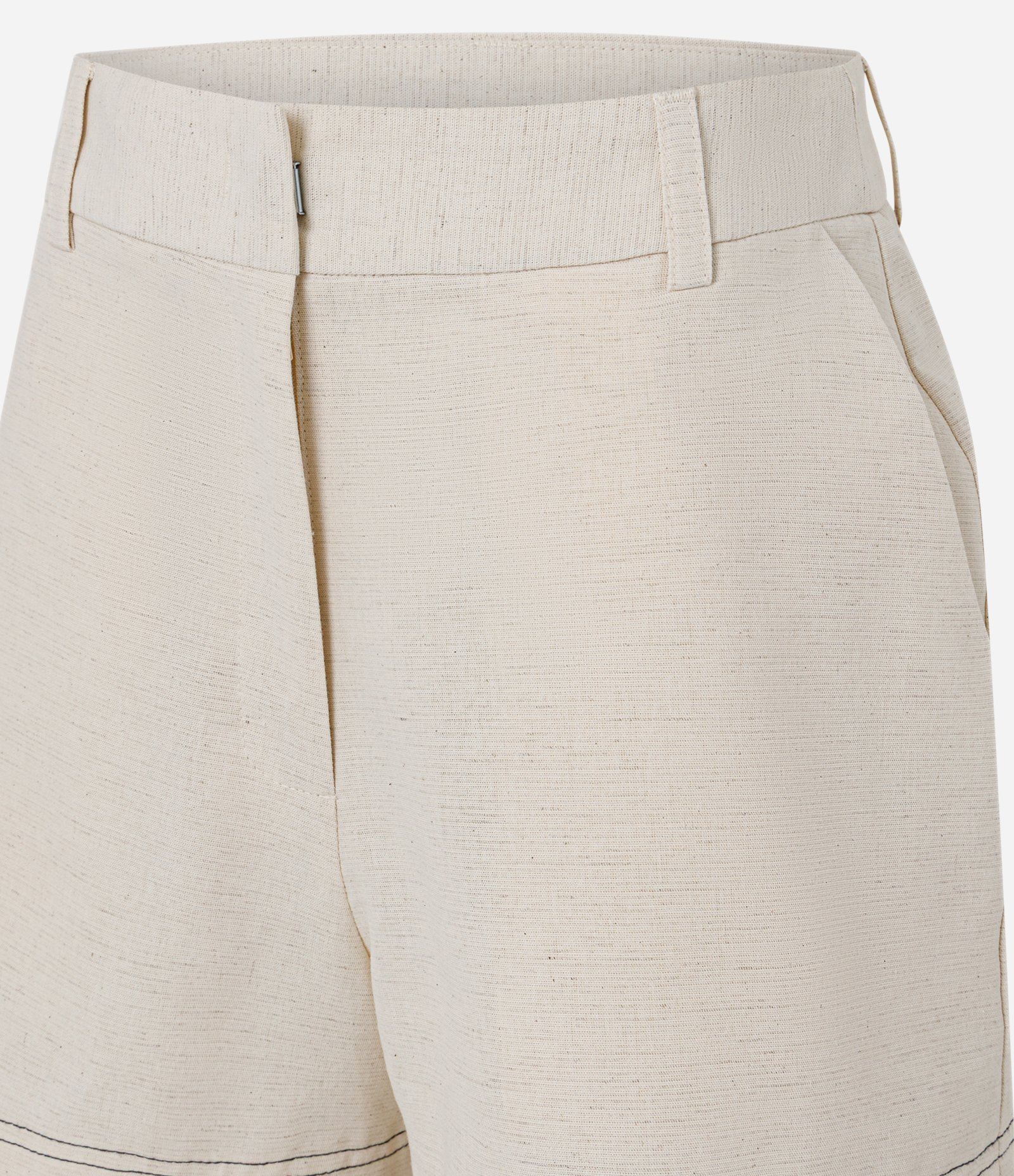 Short em Algodão com Linho com Pespontos Contrastates Bege 6
