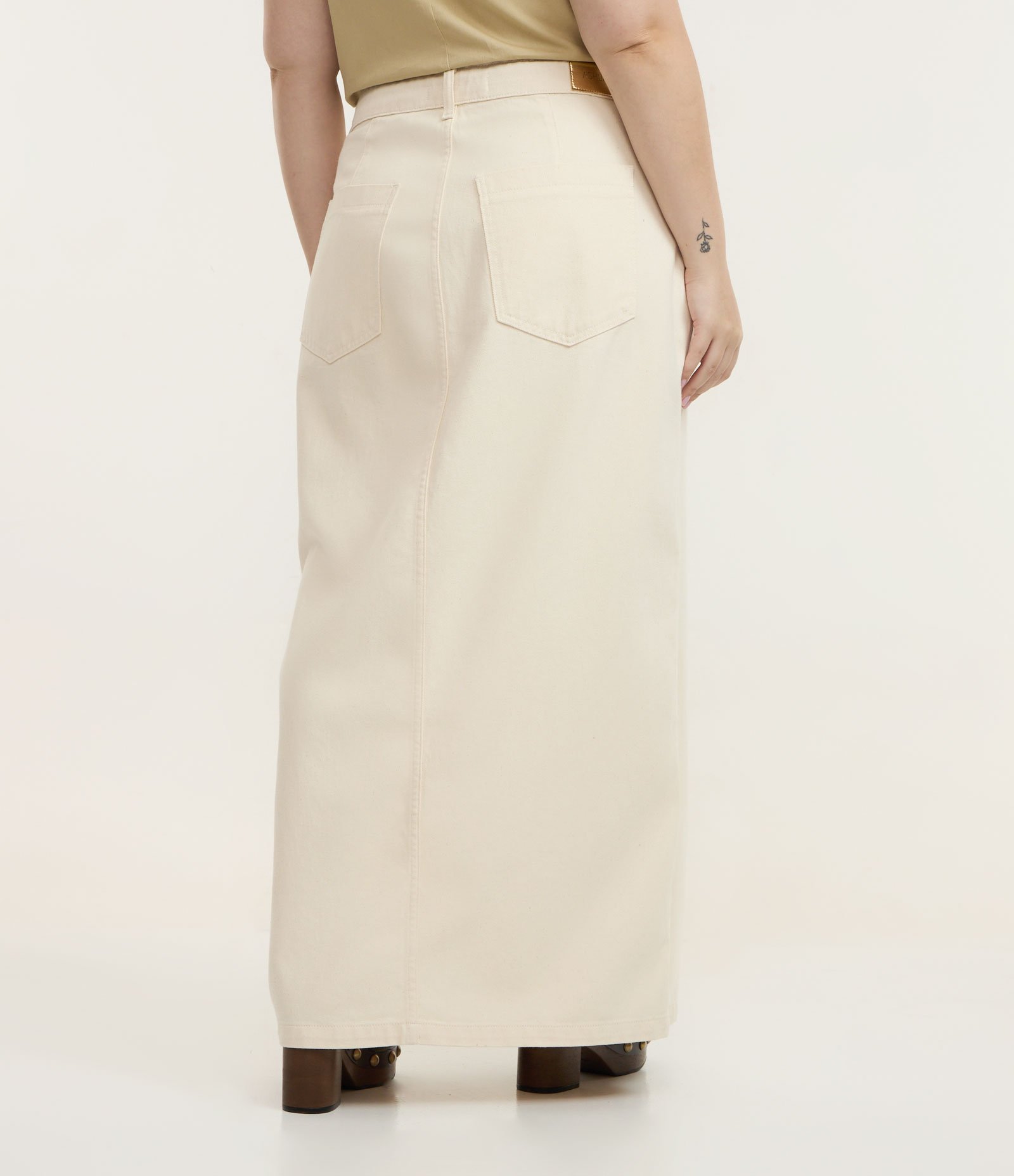 Saia Longa em Sarja com Fenda Curve & Plus Size Off White 5