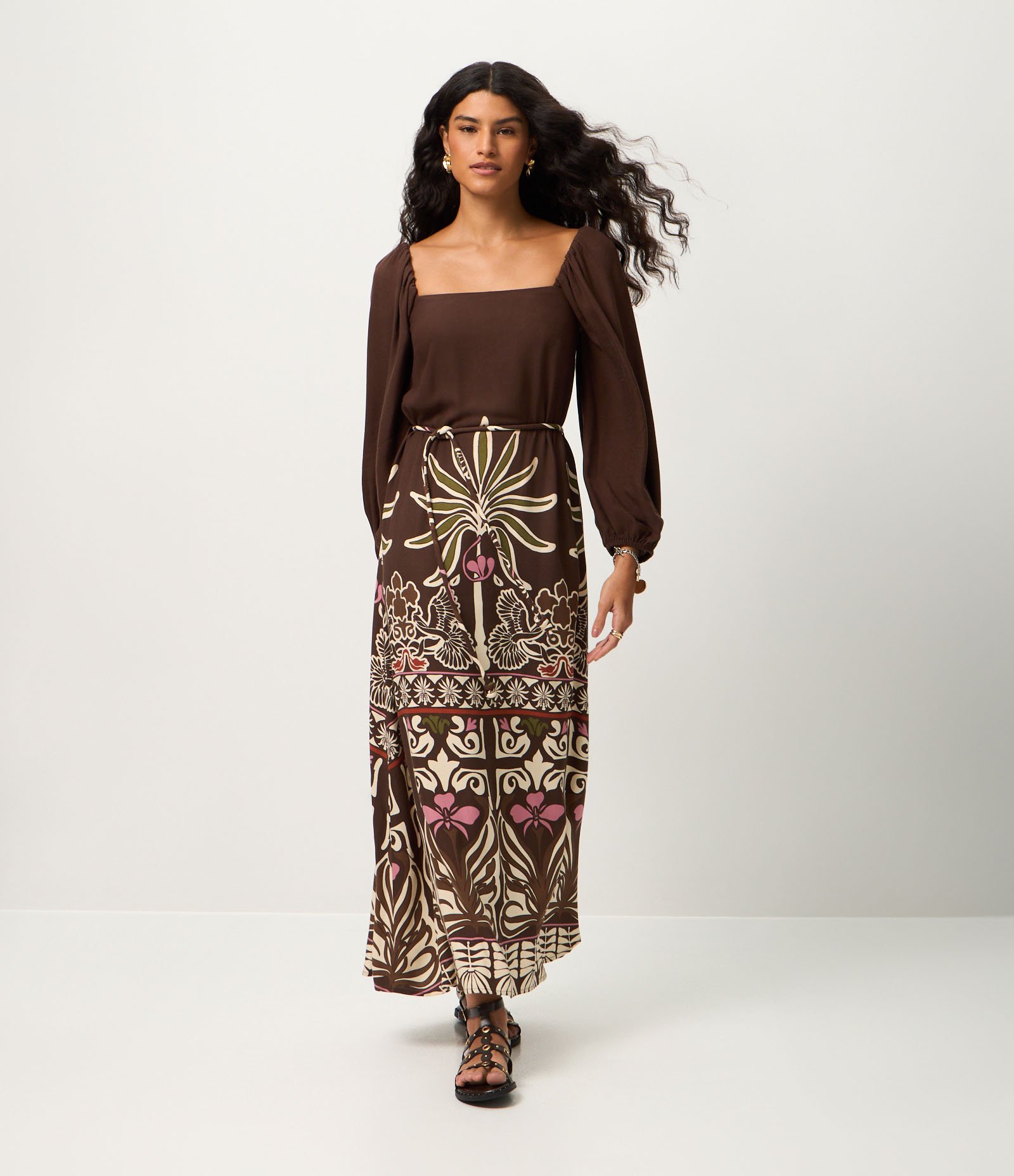 Vestido Midi em Viscose com Estampa de Folhagem Marrom 1