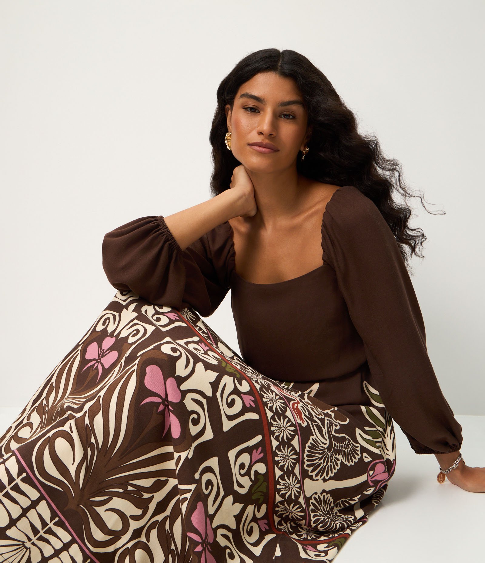 Vestido Midi em Viscose com Estampa de Folhagem Marrom 5