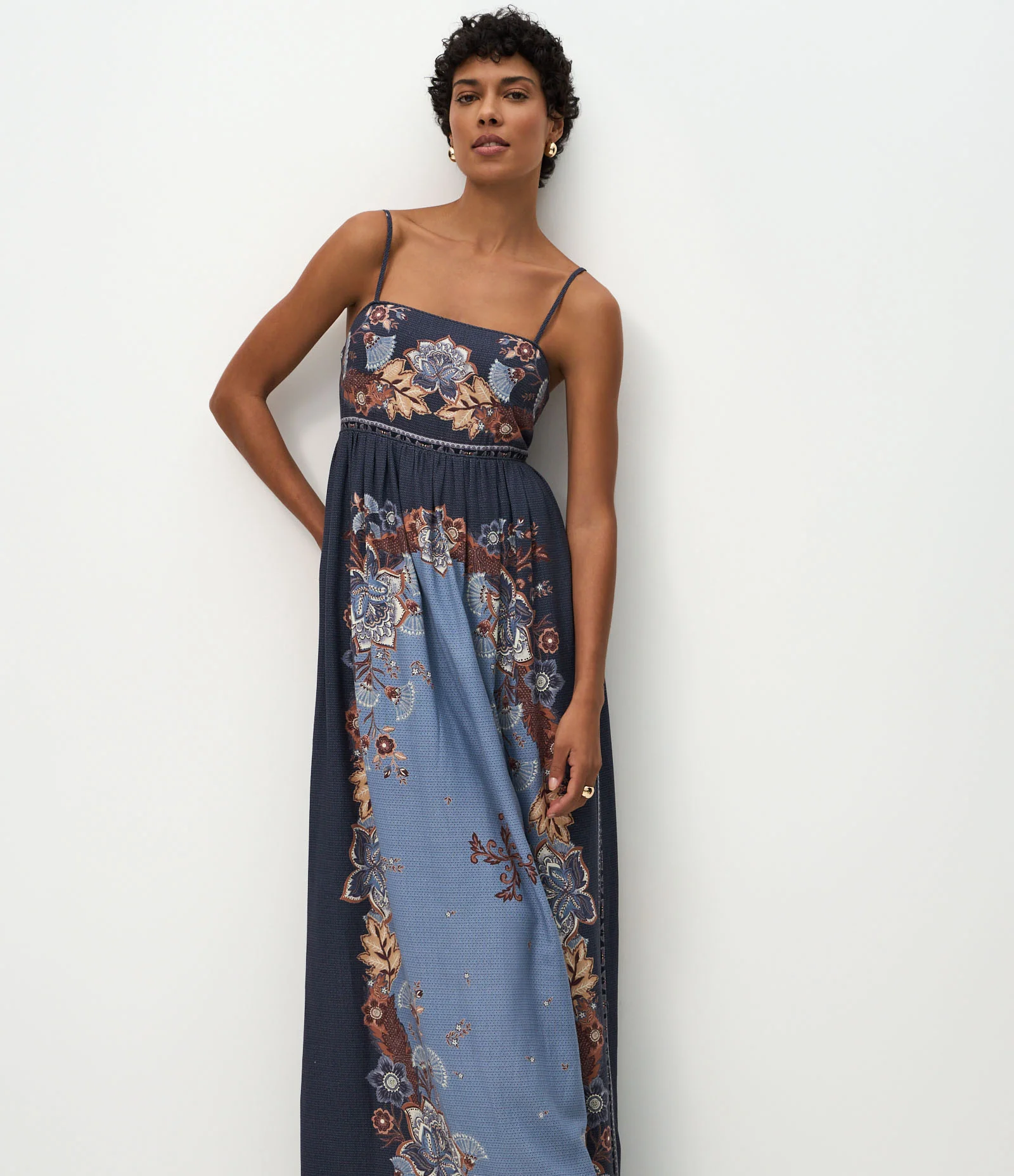 Vestido Midi em Viscolinho com Estampa Paisley Azul 1